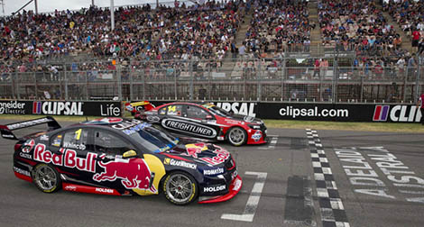 Crowds at the finish line of this year's Clipsal 500